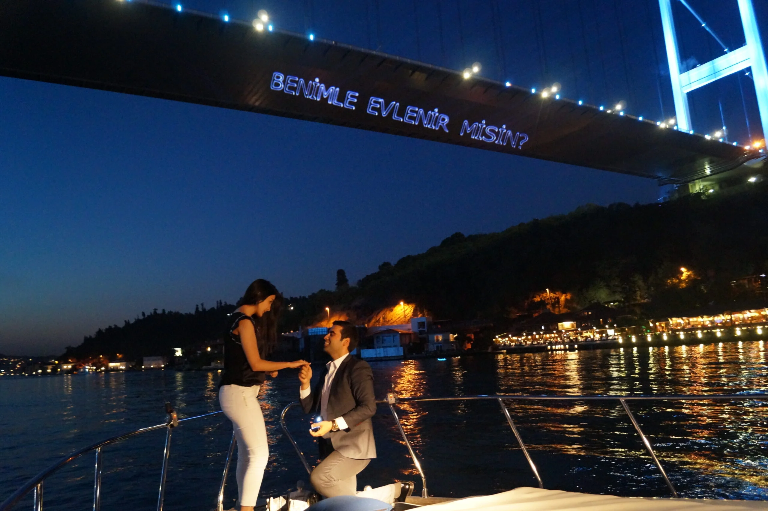 Yat Turu ve Lazer Gösterisi Eşliğinde Evlilik Teklifi (6)